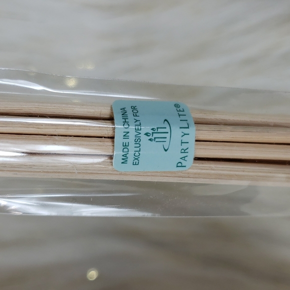 Vanilla Balsam Reed Diffuser - Picture 5 of 5
